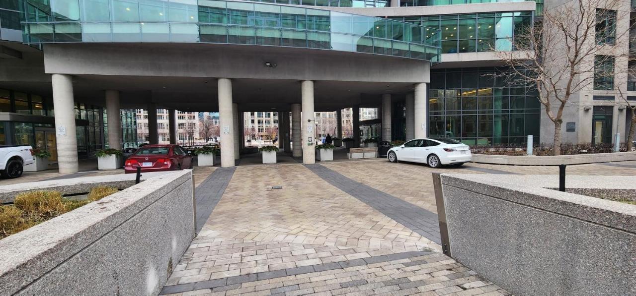 Lakefront Living Downtown Toronto - Free Parking, Gym, Indoor Pool מראה חיצוני תמונה