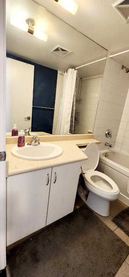 Lakefront Living Downtown Toronto - Free Parking, Gym, Indoor Pool מראה חיצוני תמונה