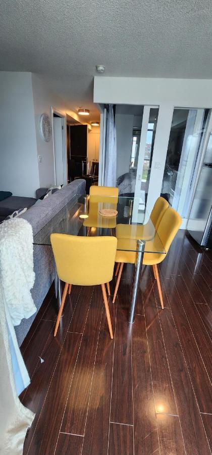 Lakefront Living Downtown Toronto - Free Parking, Gym, Indoor Pool מראה חיצוני תמונה